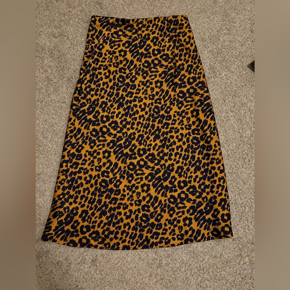 Boutique bias cut leopard print skirt, Large